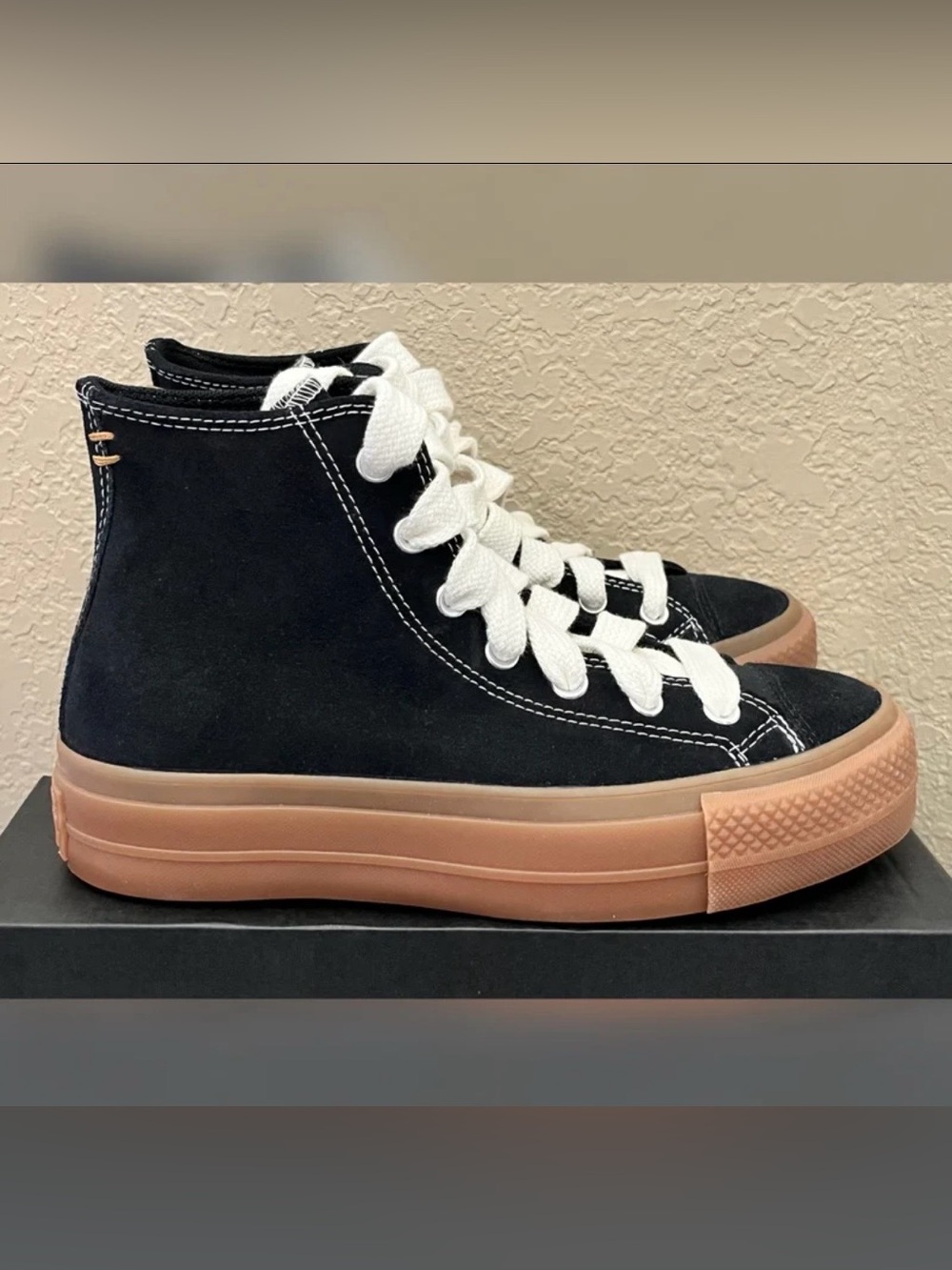 Converse Women's Chuck Taylor All Star Lift Platform Gum Sole Shoes-Size 7 - Picture 3 of 11